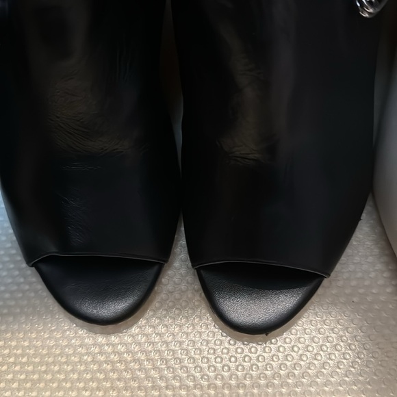 Katy Perry Women's Black 100mm Unity Pins Leather Ankle Boots Size 40.5 - Picture 12 of 16